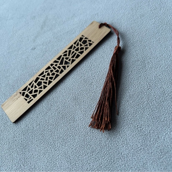 Wooden Bookmark with Brown Tassel ~ Geometric Design Cutout ~ Brand New! - Picture 6 of 6
